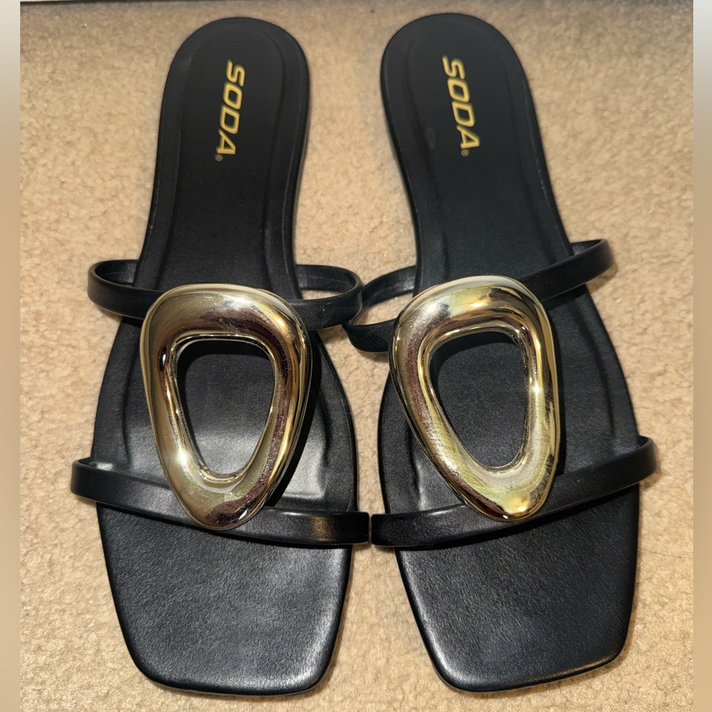 Soda Black Distant Carmine flat Sandals w/ Gold Accent. Never worn